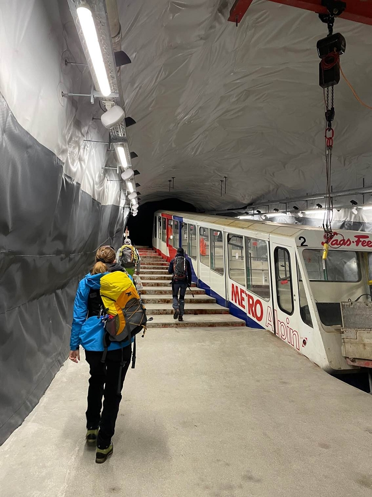 Mit dem Metro Alpin zum Mittelallalin