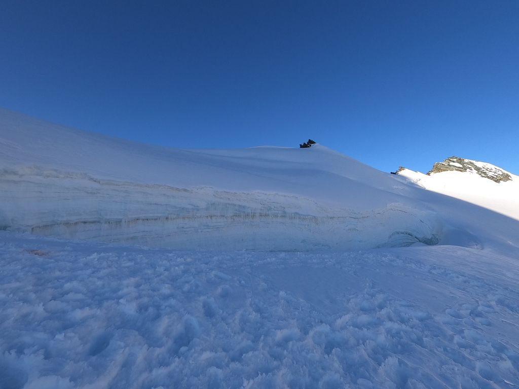 Beeindruckende Gletscherspalten auf dem Anstieg zum Allalinhorn