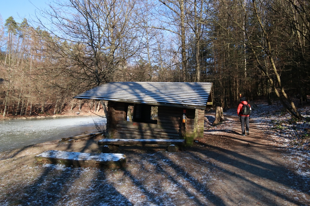 Bensberger Schlosswegs (Streizug Nummer 13) - Hütte am Milchborntalweiher