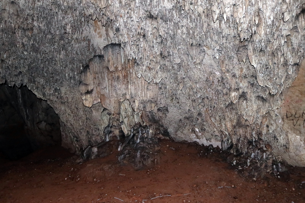 Tropfsteine in der Srednja Bijambarska Höhle