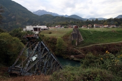Zerstörte Eisenbahnbrücke in Jablanica
