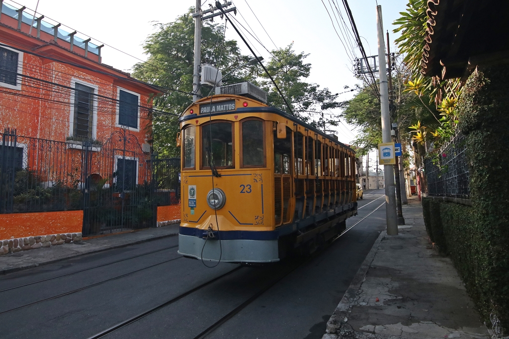 Fahrt mit der historischen Straßenbahn Bonde de Santa Teresa