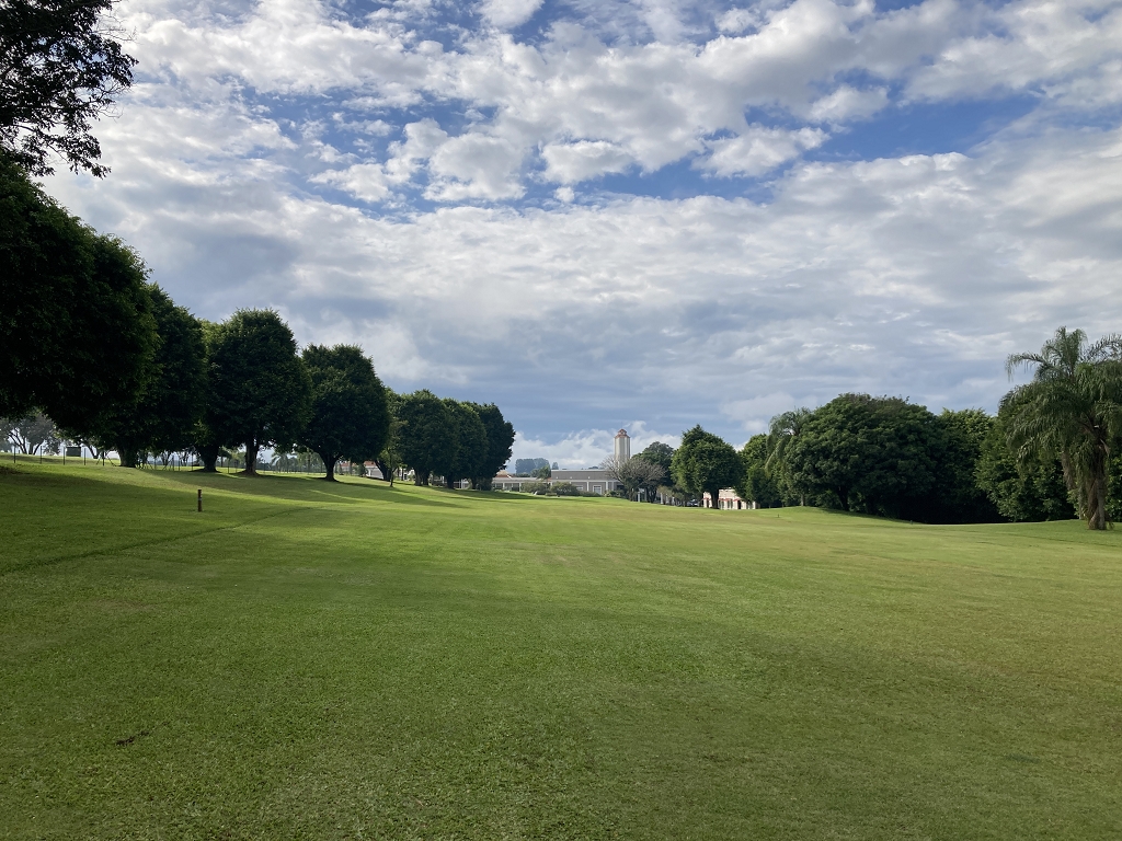Blick zurück auf Bahn 1 auf dem Iguassu Falls Golfplatz
