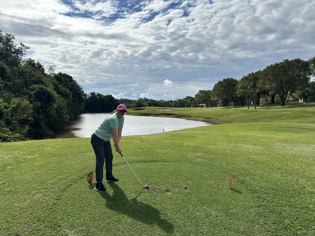 Abschlag rot auf Bahn 5 auf dem Iguassu Falls Golfclub