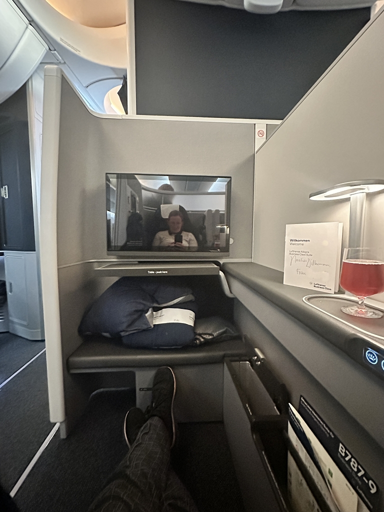 Lufthansa Allegris Business Class Suite