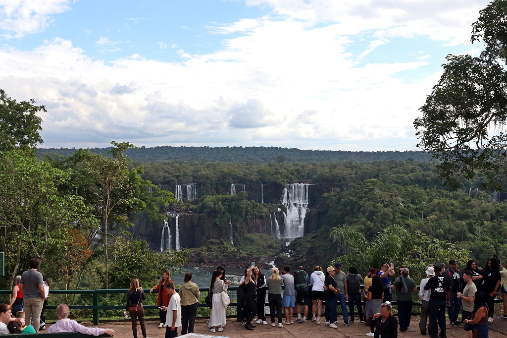 Blick auf die Iguazu-Wasserfälle