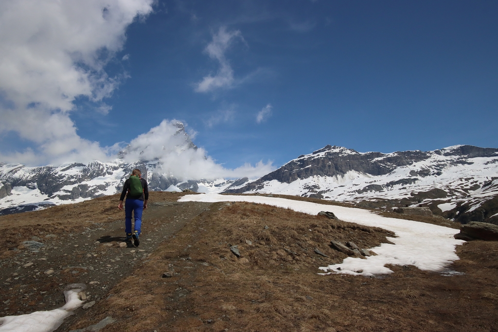 Wanderung von der Seilbahnstation Cime Bianche Laghi (2.814) über den Lago Goillet nach Breuil-Cervinia