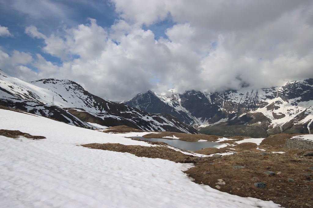 Wanderung von der Seilbahnstation Cime Bianche Laghi (2.814) über den Lago Goillet nach Breuil-Cervinia