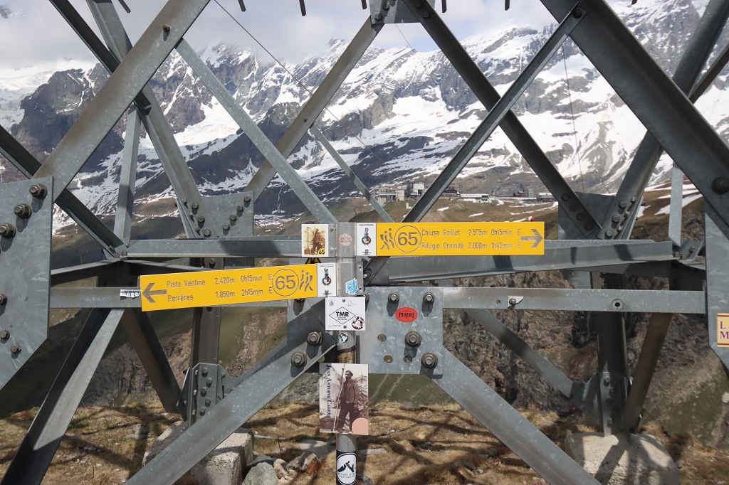 Wanderung von der Seilbahnstation Cime Bianche Laghi (2.814) über den Lago Goillet nach Breuil-Cervinia
