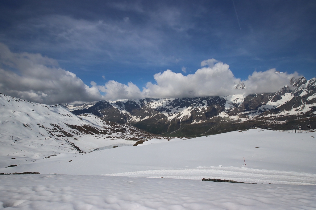 Wanderung von der Seilbahnstation Cime Bianche Laghi (2.814) über den Lago Goillet nach Breuil-Cervinia