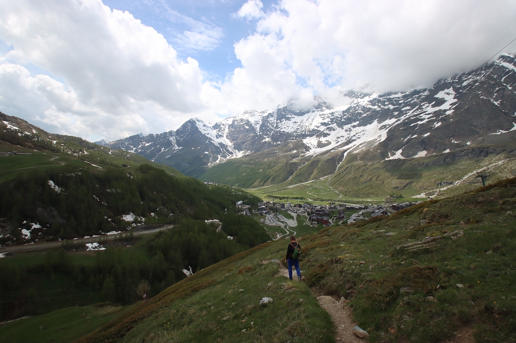 Abstieg von Plan Maison nach Breuil-Cervinia