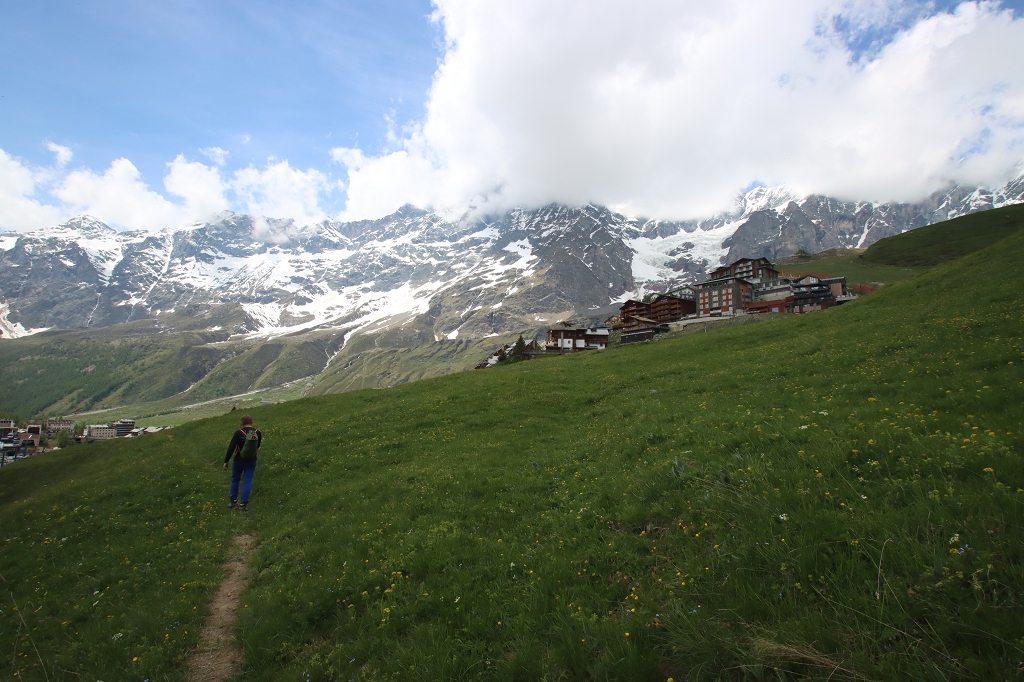 Abstieg von Plan Maison nach Breuil-Cervinia