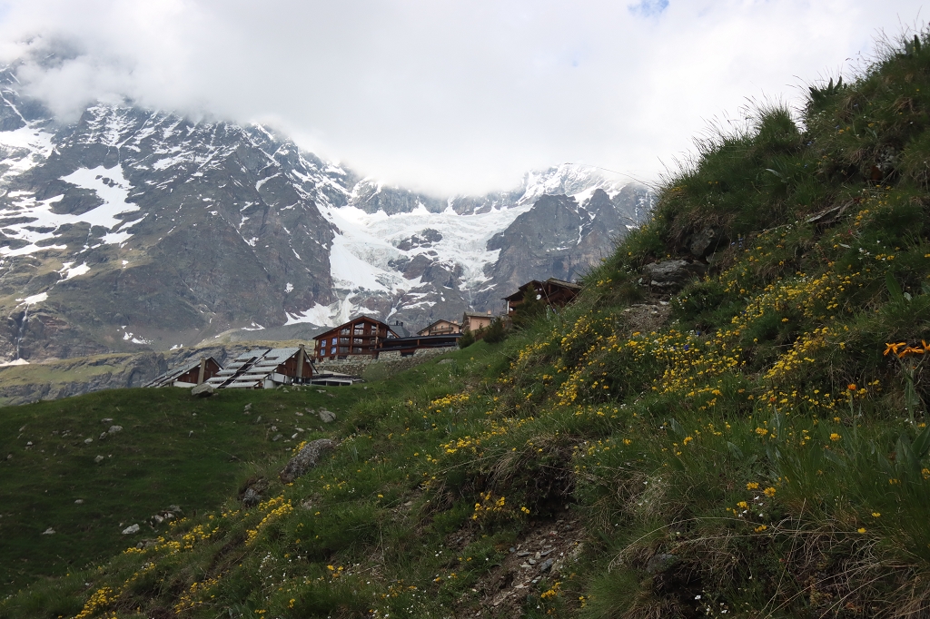 Abstieg von Plan Maison nach Breuil-Cervinia
