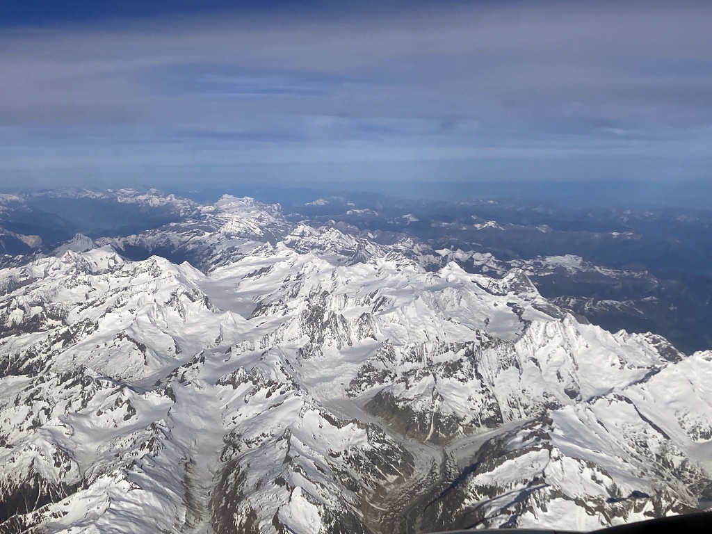 Blick auf die Alpen von oben