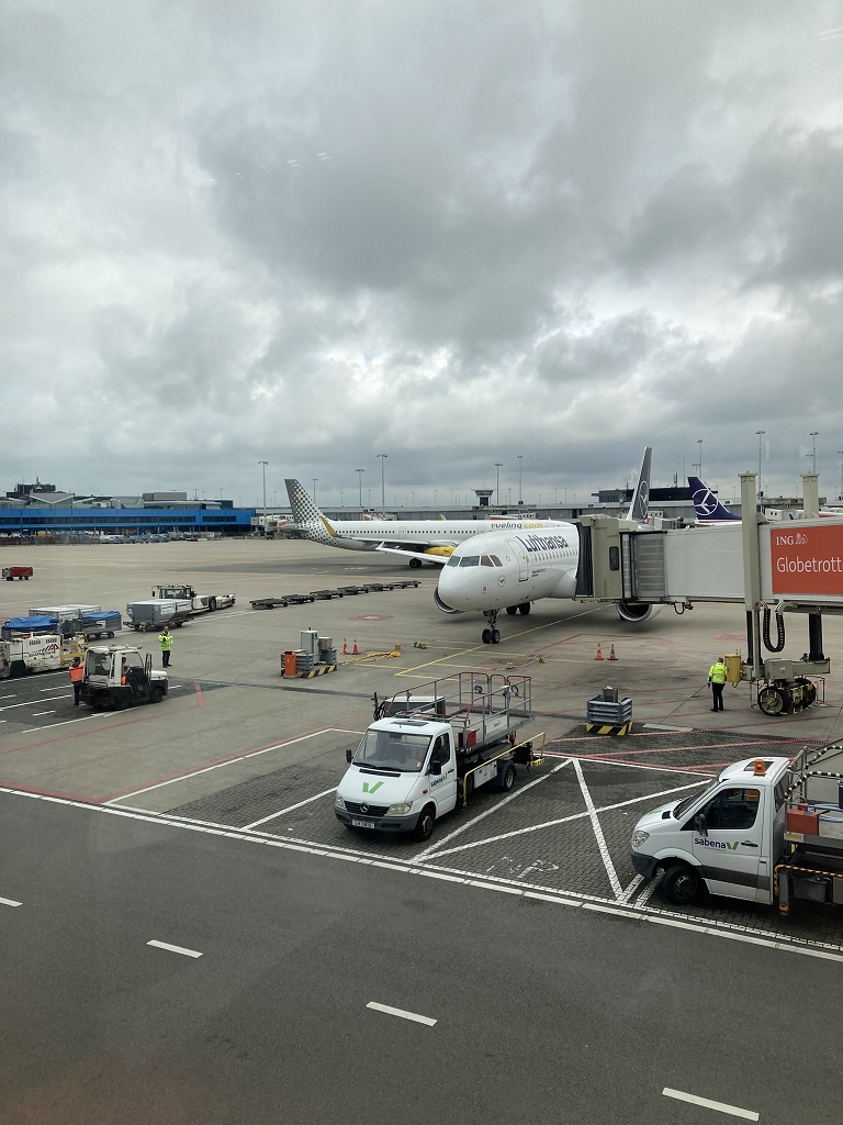 Flug von Amsterdam nach Frankfurt