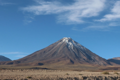 Fahrt auf der Ruta 27 nach San Pedro de Atacama - Vulkan Licancabur