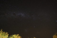 Milchstraße und Sternenhimmel über der Atacamawüste