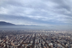 Blick auf Santiago de Chile von der Aussichtsplattform Sky Costanera
