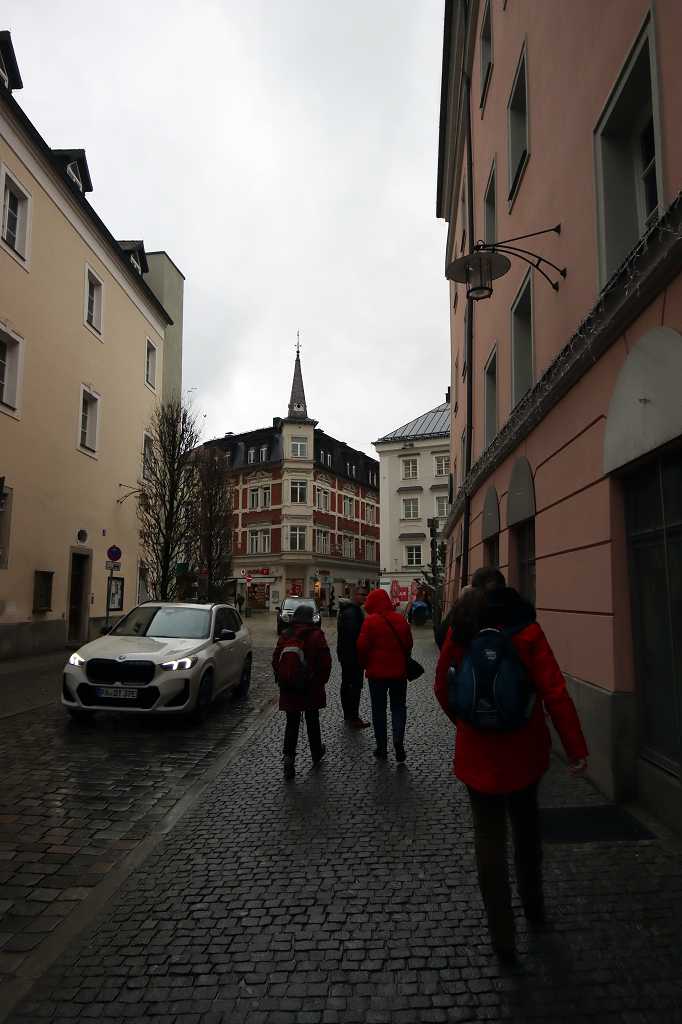 Durch die Einkaufsstraße in Passau