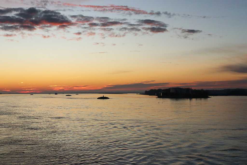 Sonnenaufgang auf der Donau