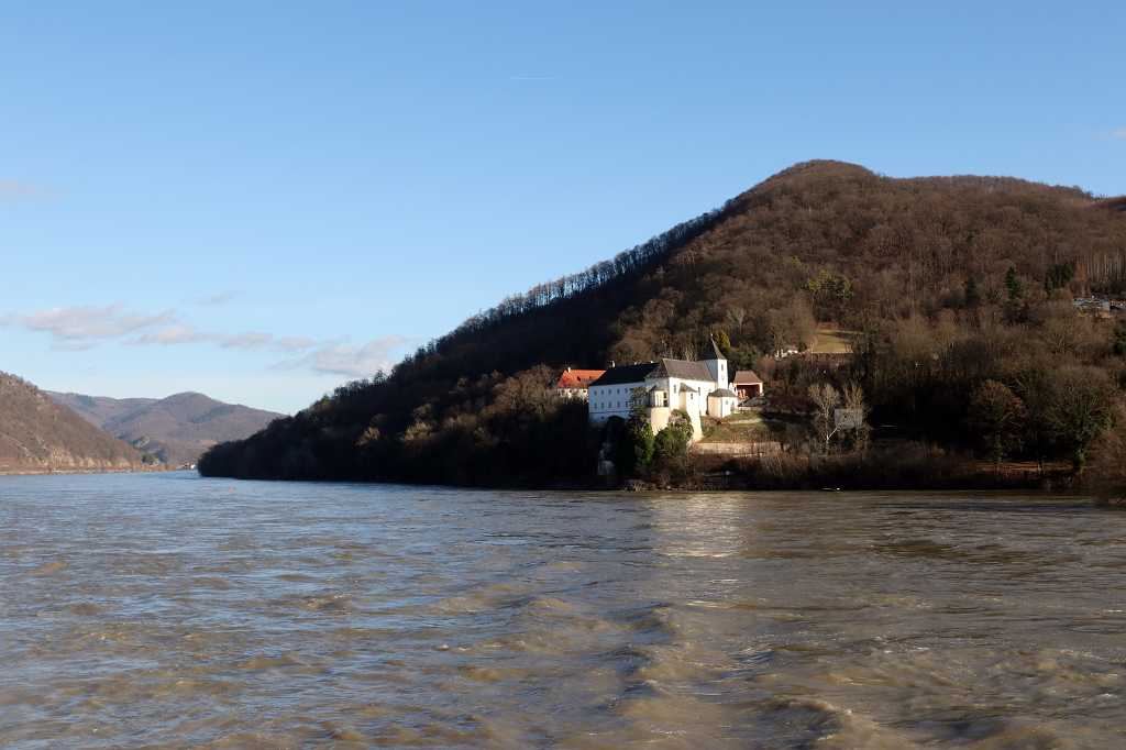 Kloster und das Schloss Schönbühel