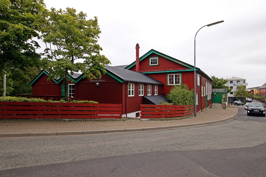 Durch die Straßen von Tórshavn 