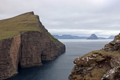 Aufstieg zum höchsten Punkt des Kliffs Trælanípa
