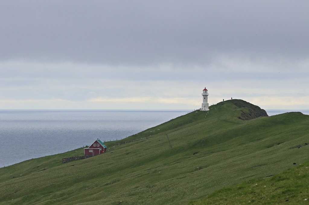 Blick auf den Leuchtturm auf Mykineshólmur, Färöer