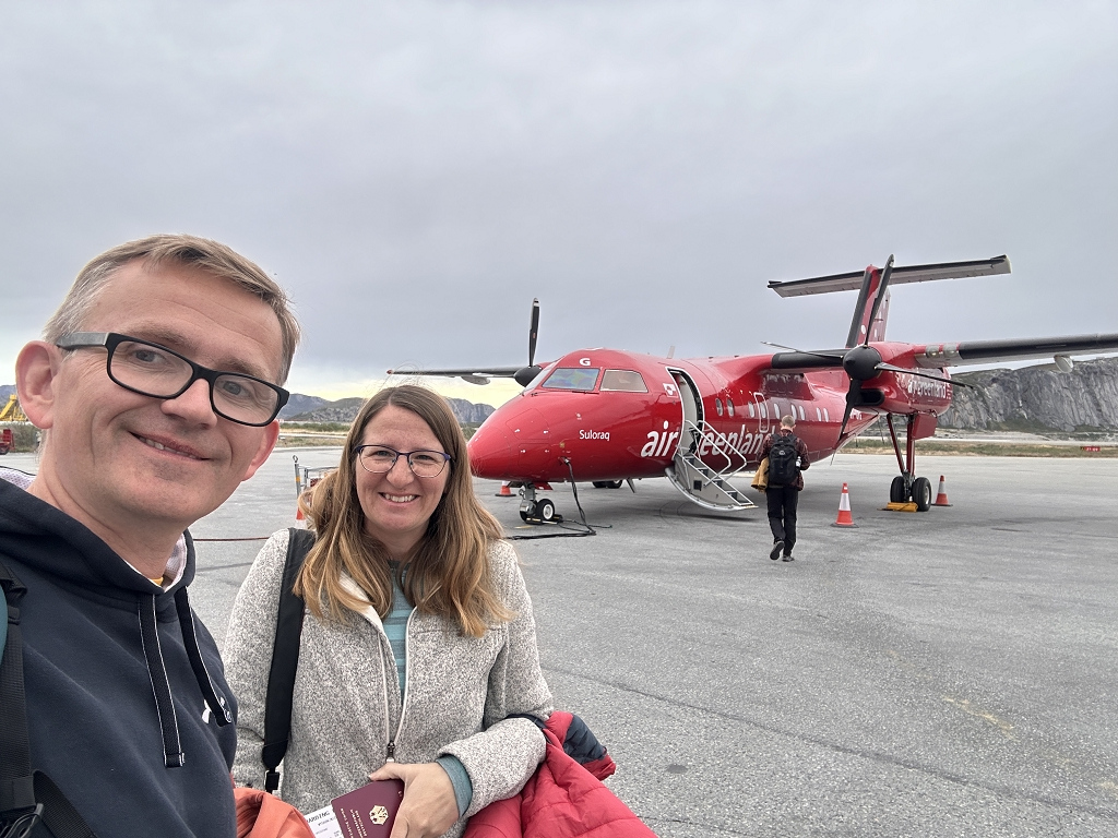 Bye Bye Kangerlussuaq - Mit der Dash-8 von Air Greenland nach Ilulissat