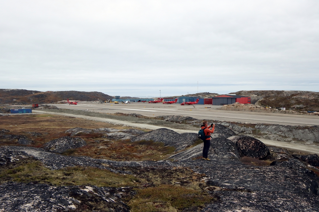 Blick auf den Flughafen von Ilulissat vom Orange Trail