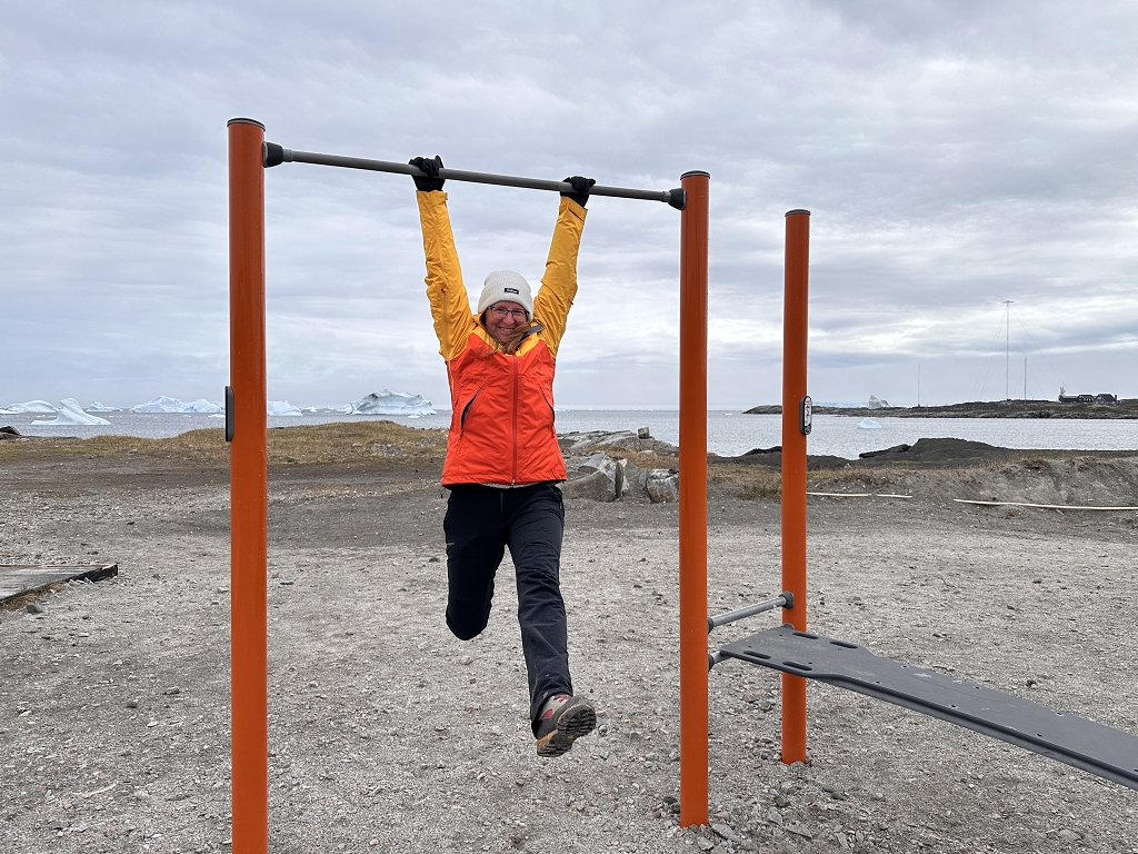 Fitnesseinheit mit Blick auf Eisberge
