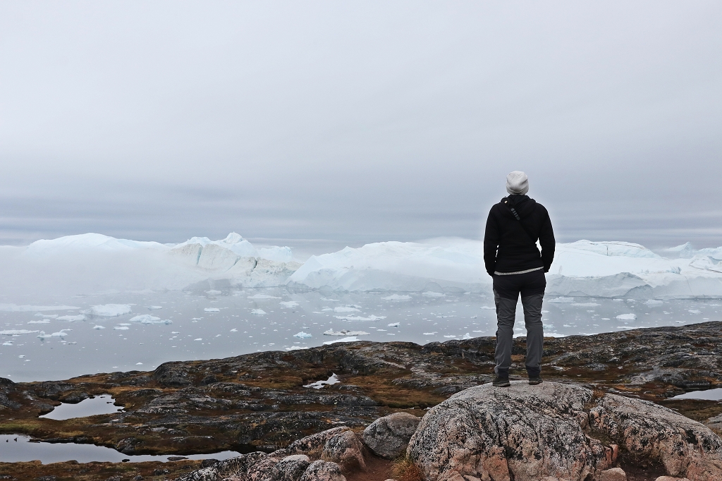 Blick auf die mächtigen Eisberge im Ilulissat-Eisfjord