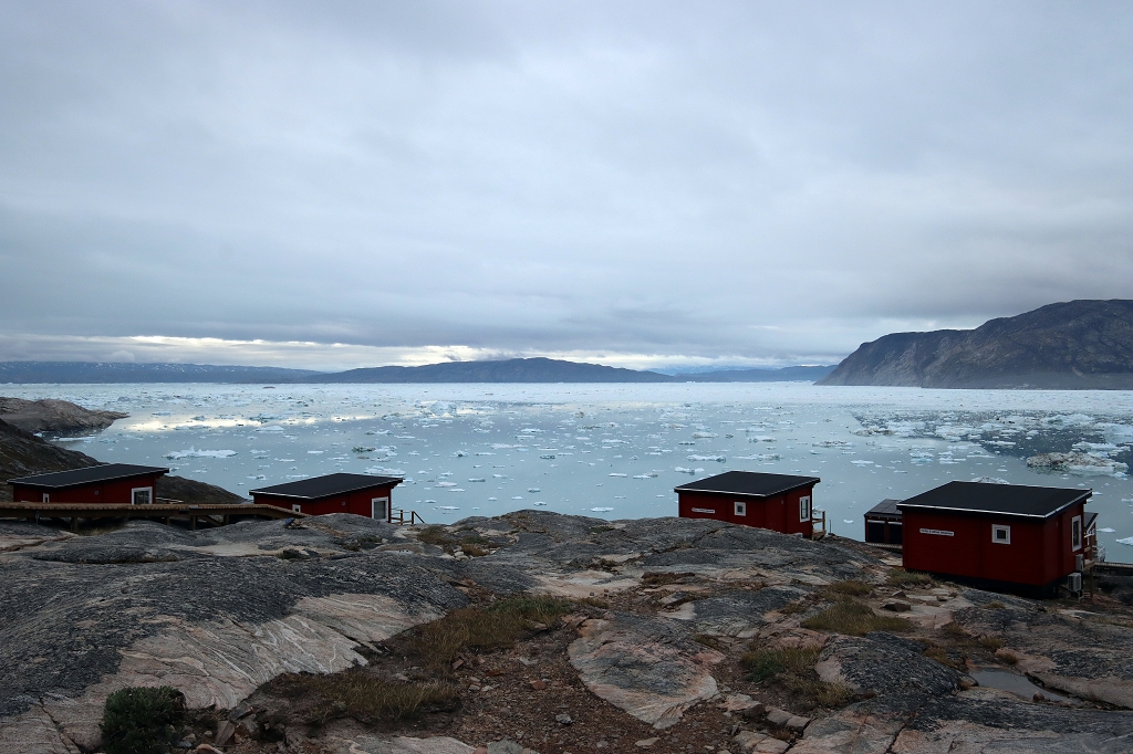 Wanderung von der Glacier Lodge Eqi zu einem kleinen See