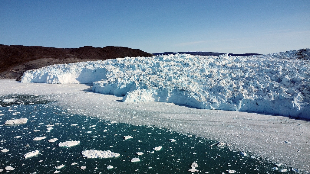 Blick auf den Eqi-Gletscher mit der DJI Mini 2