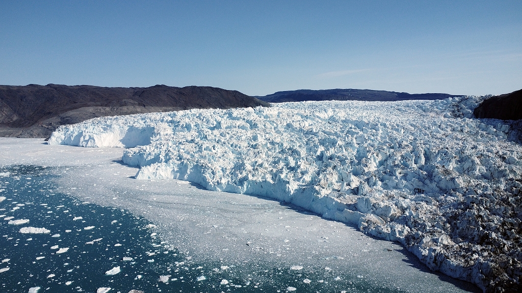Blick auf den Eqi-Gletscher mit der DJI Mini 2