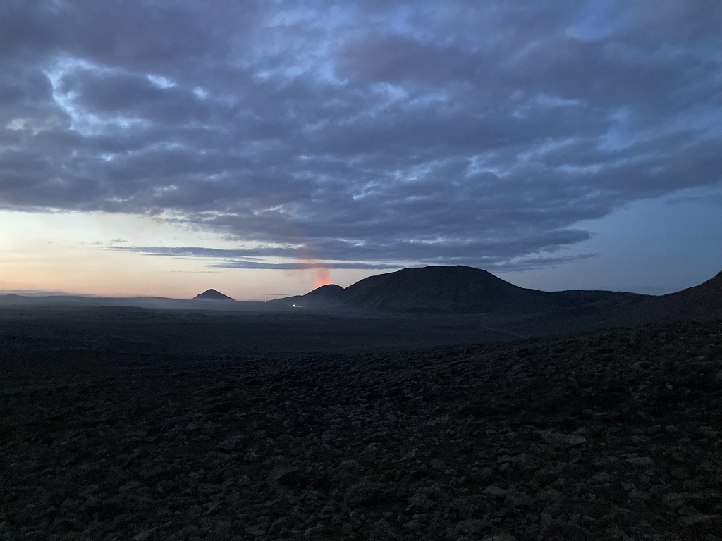 Blick zurück auf die Eruption am Litli-Hrútur auf Island am 28.07.2023