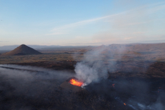 Mit der Drohne über die Eruption am Litli-Hrútur auf Island