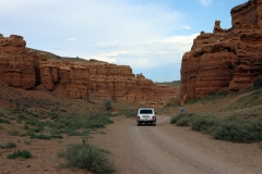 Geländewagen im Scharyn Canyon