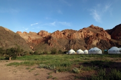 Am Ende des Scharyn-Canyons befindet sich das Ecocamp