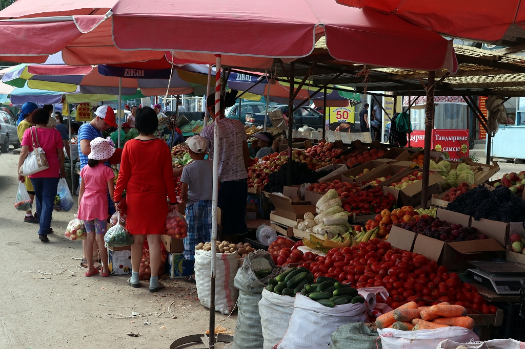 Auf dem Markt in Karakol