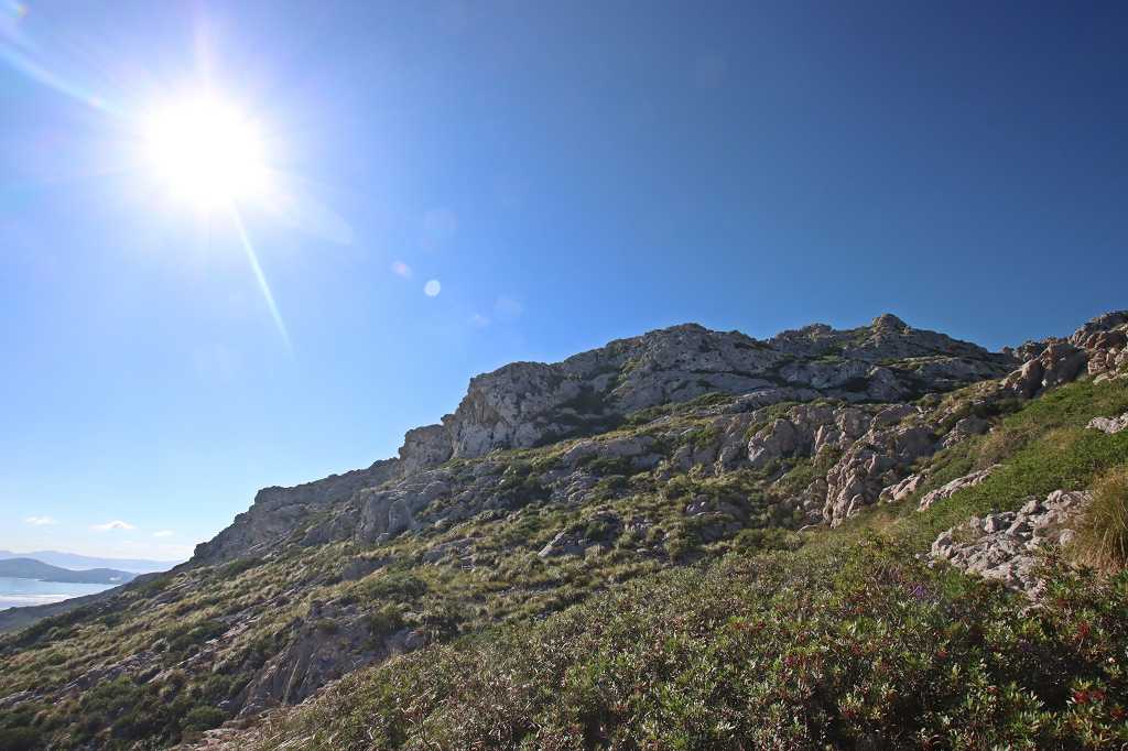 Der kleine Felsknubbel rechts außen ist der Gipfel des La Mola