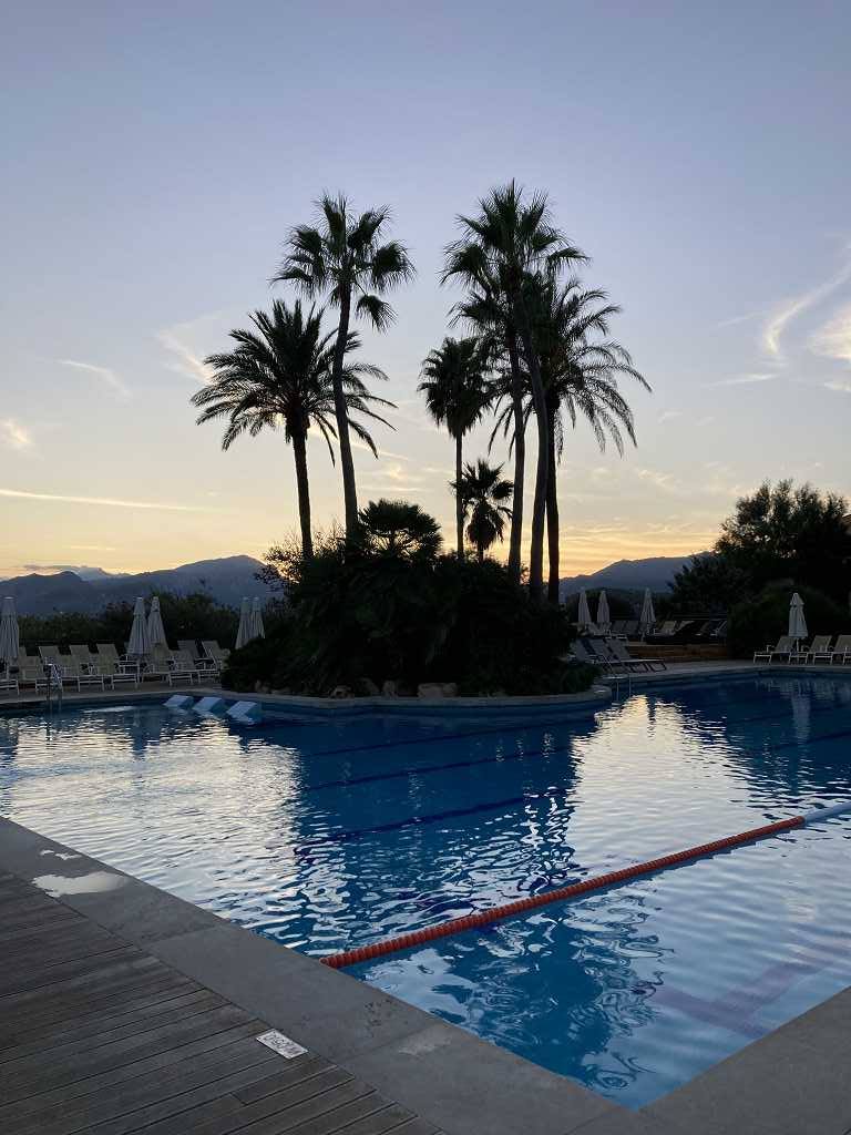 Adults-Only Pool im Hotel Portblue Club Pollentia Resort & Spa, Alcudia