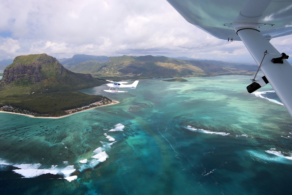 Mit dem Wasserflugzeug zum Unterwasser-Wasserfall auf Mauritius