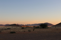 Sonnenuntergang auf der Terrasse der Elegant Desert Lodge, Namibia