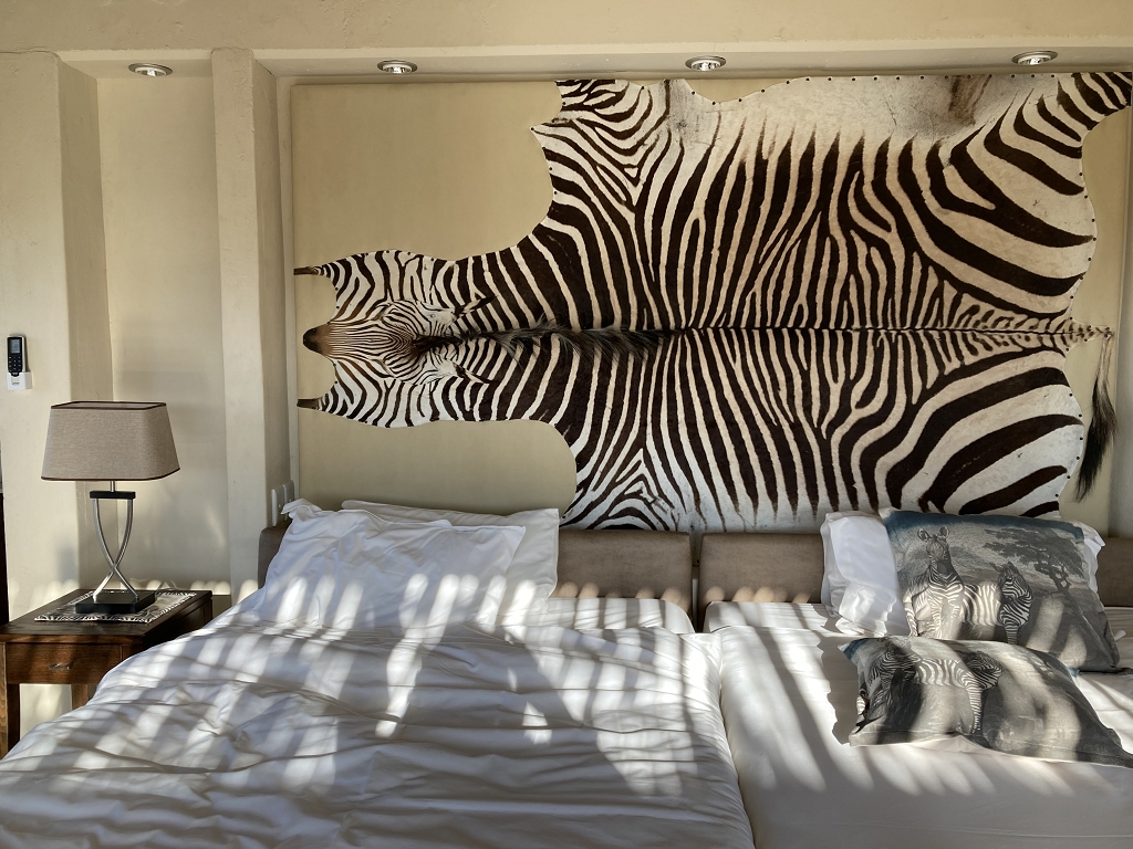 Suite Zebra in der Omurenga Lodge im Erongo-Gebirge