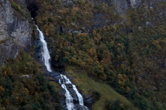 Freier Wasserfall im Geirangerfjord