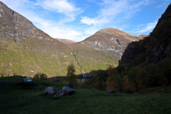 Blick auf den Geirangerfjord vom historischen Bergbauernhof Skageflå