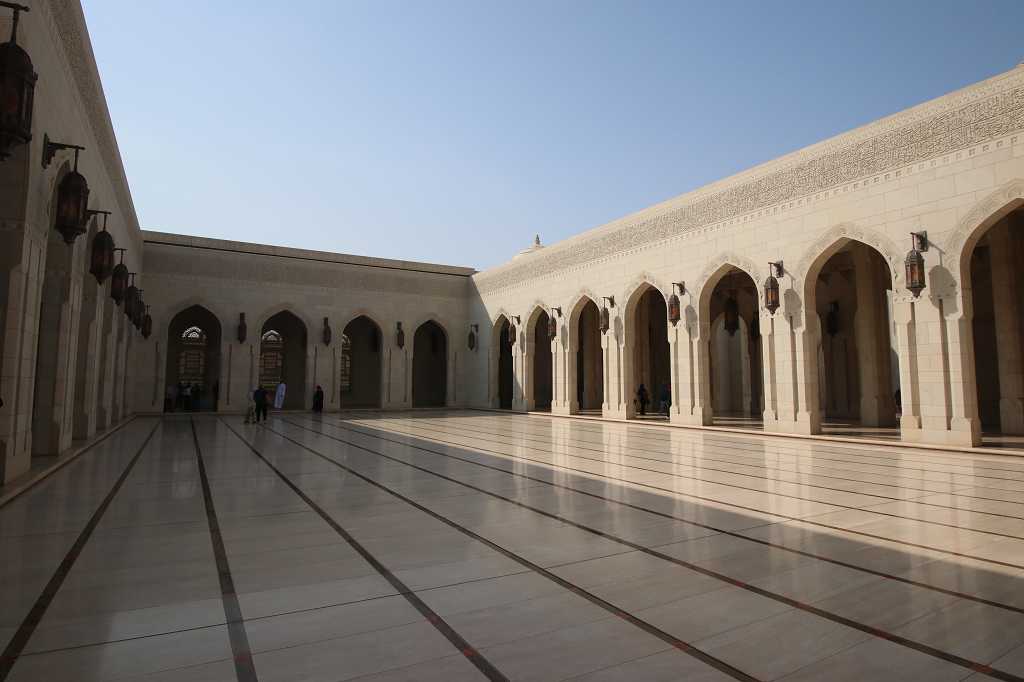 Innerer Sahn in der großen Sultan Qabus Moschee