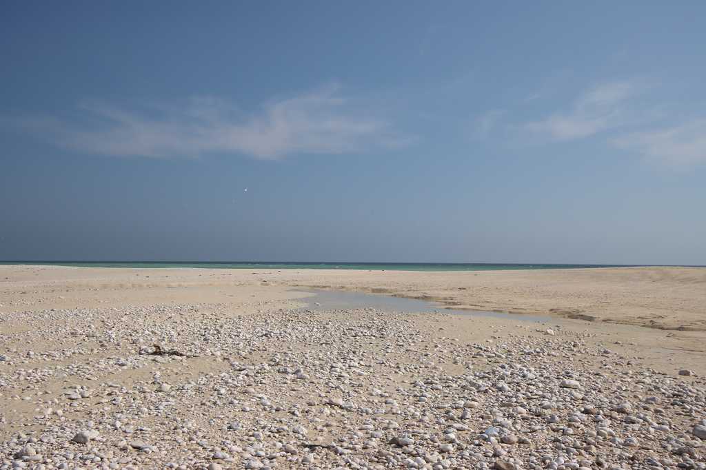 Strand an der Lagune von Mughsail