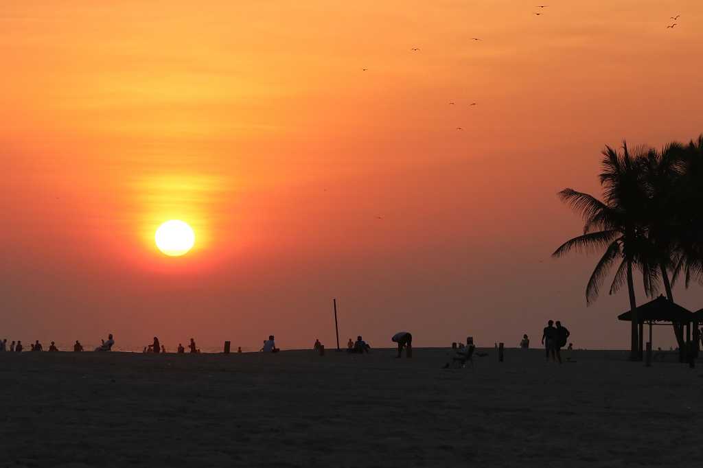 Sonnenuntergang am A´ Dahariz Strand in Salalah
